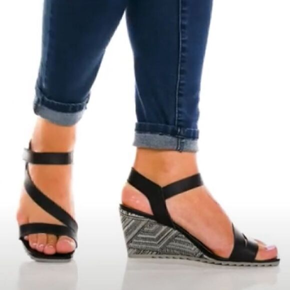 Blowfish Maliblu Black Wedge Sandals Size 11 - Picture 1 of 8